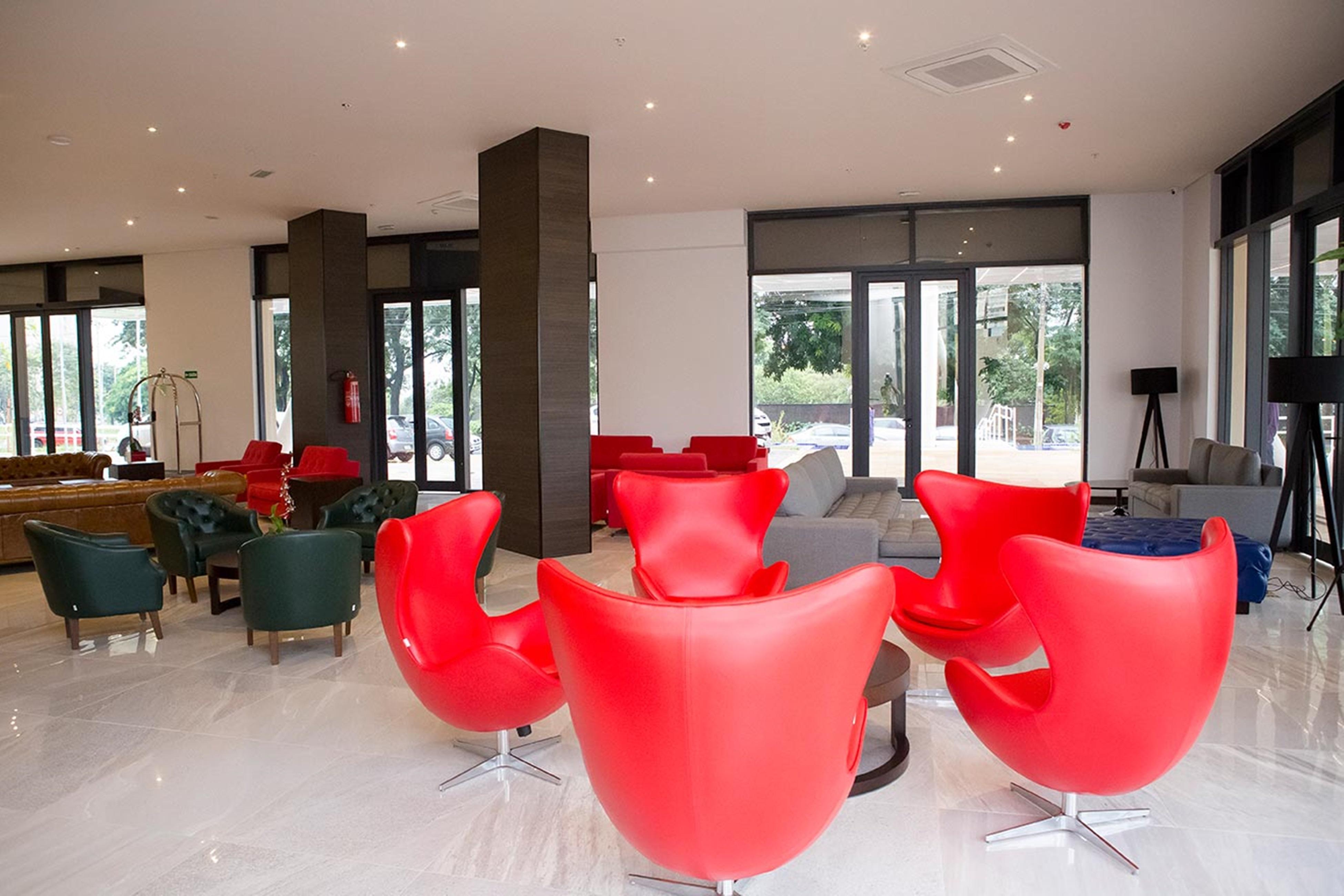 ホテル Tryp By Wyndham リベイラン・プレト エクステリア 写真 The lounge at the airport