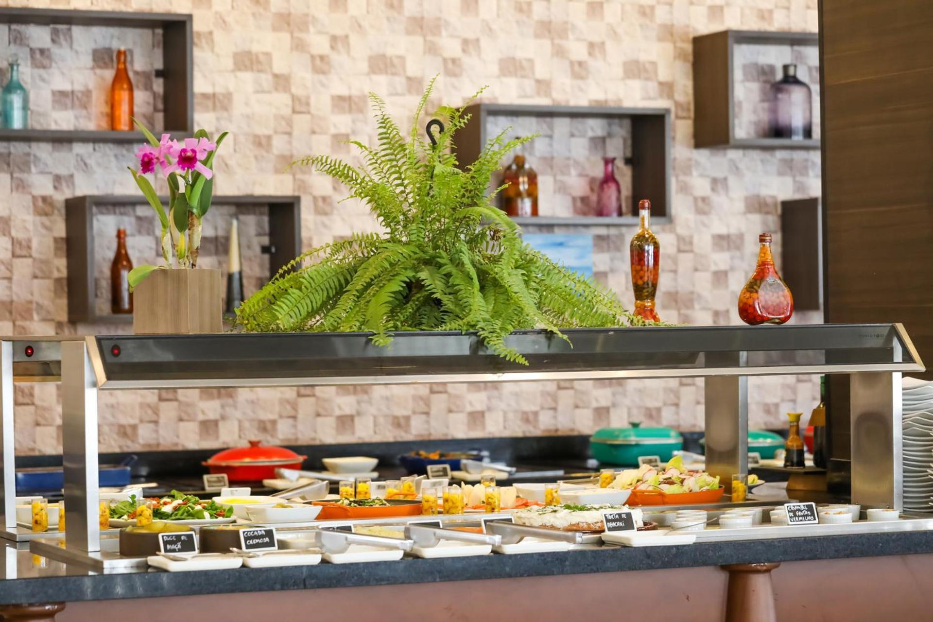 ホテル Tryp By Wyndham リベイラン・プレト エクステリア 写真 A salad bar