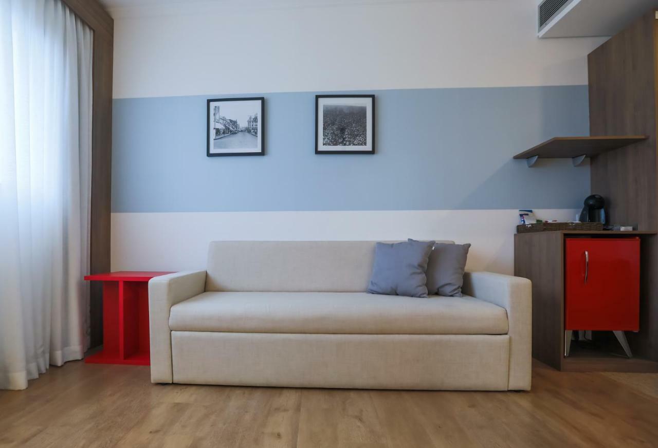 ホテル Tryp By Wyndham リベイラン・プレト エクステリア 写真 A sofa bed
